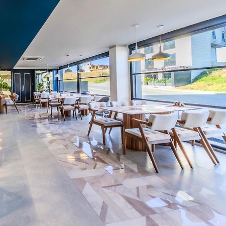 Heaven Premium Hotel Restaurant & Airport Shuttle Arnavutkoy Ngoại thất bức ảnh